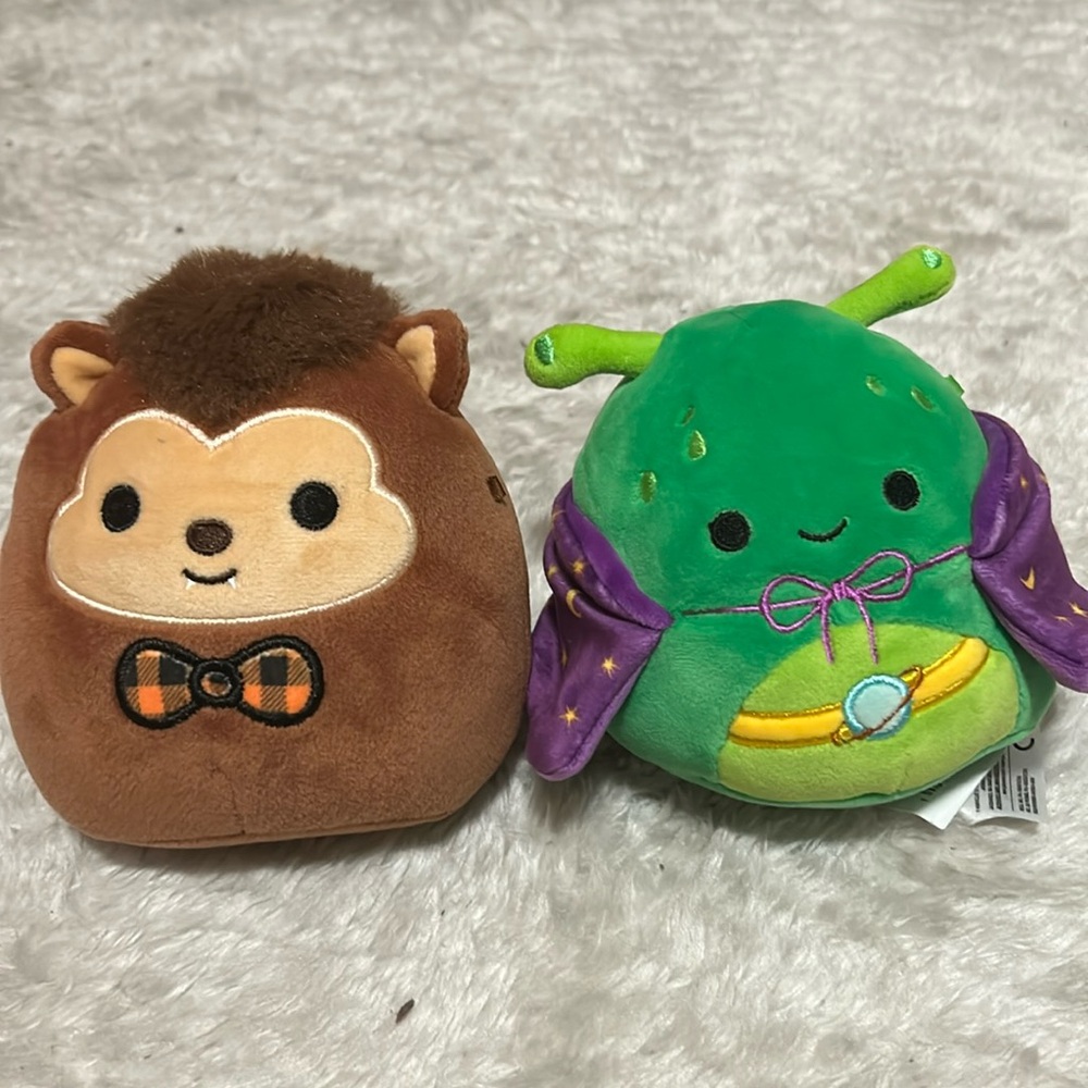 Mini Halloween squishmallows